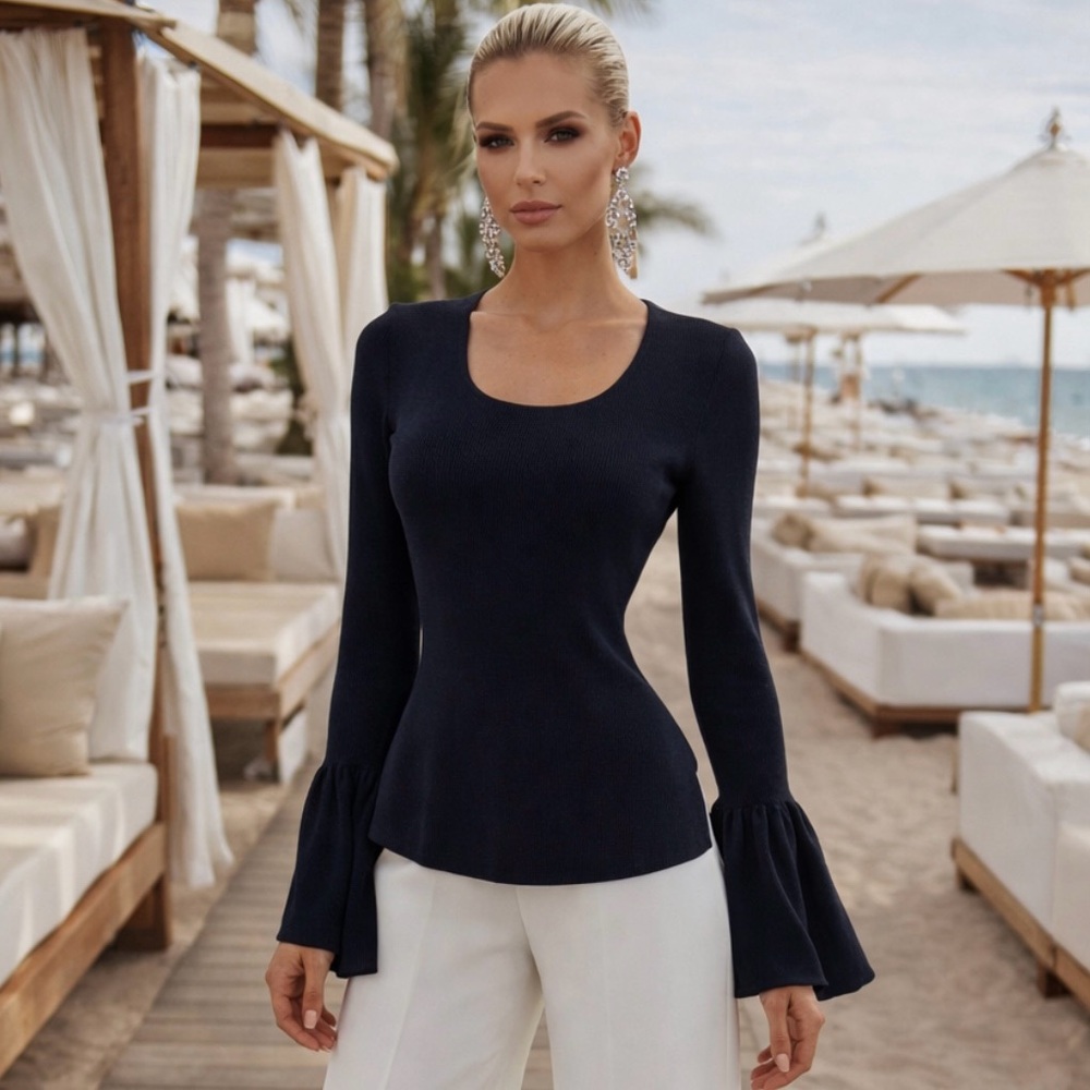 Elizabeth and James NWOT Black Ribbed Bell Sleeve Top L (fits M-L)